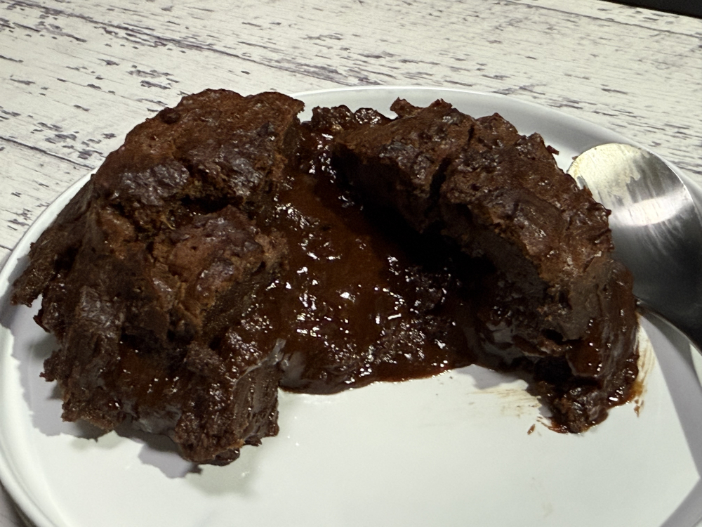 【理性を溶かす】一口で堕天確定！？漆黒の『堕天使の蜜蜜フォンダンショコラ』が魔界級の背徳感だった