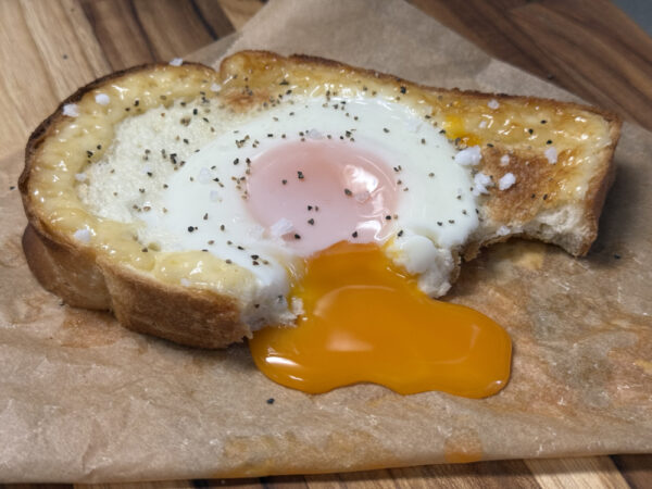 【再現】空の上の伝説!『ラピュタパン』で作る、冒険が始まる朝の黄金トースト🍳🍞