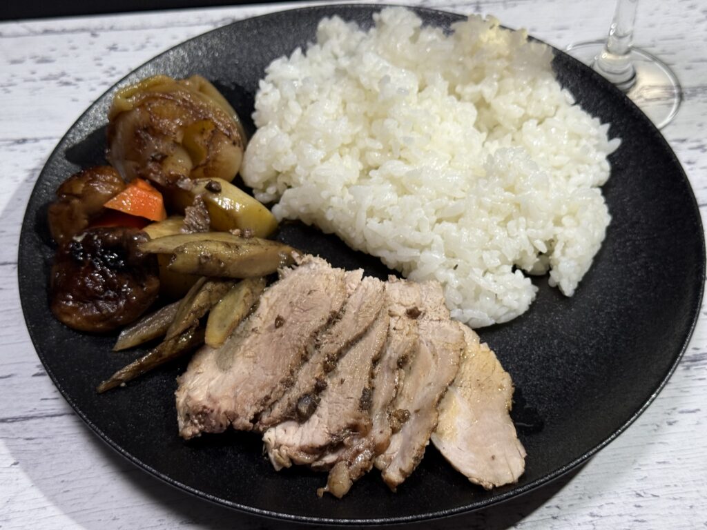 【失敗から学ぶ】バーミキュラで漆黒ポークに挑戦！繊維崩壊しなかった原因と「絶品ごぼう」の発見